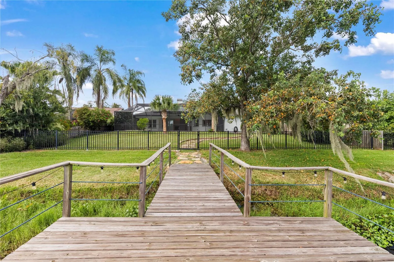 717 PINEWALK DR