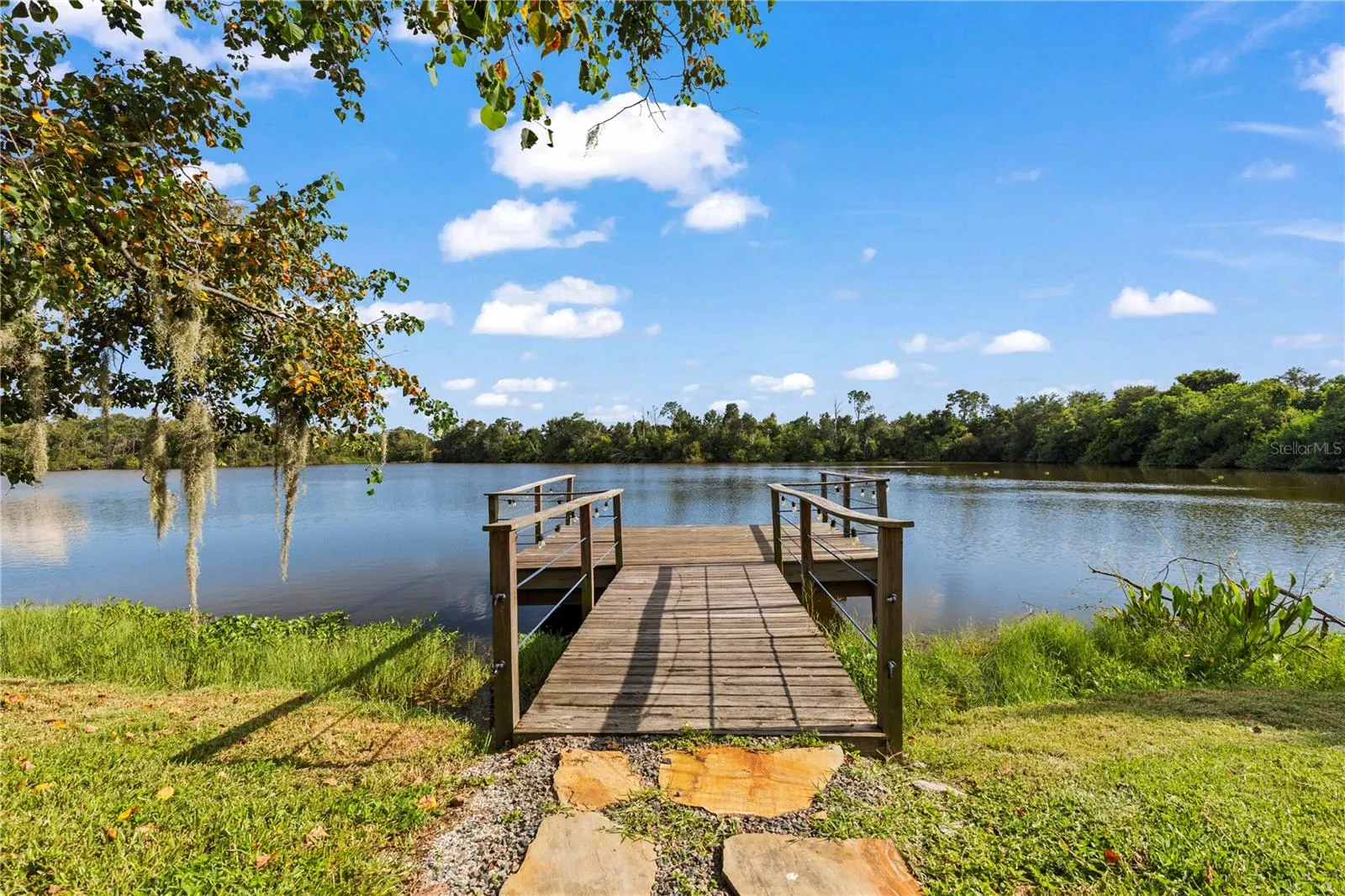 717 PINEWALK DR