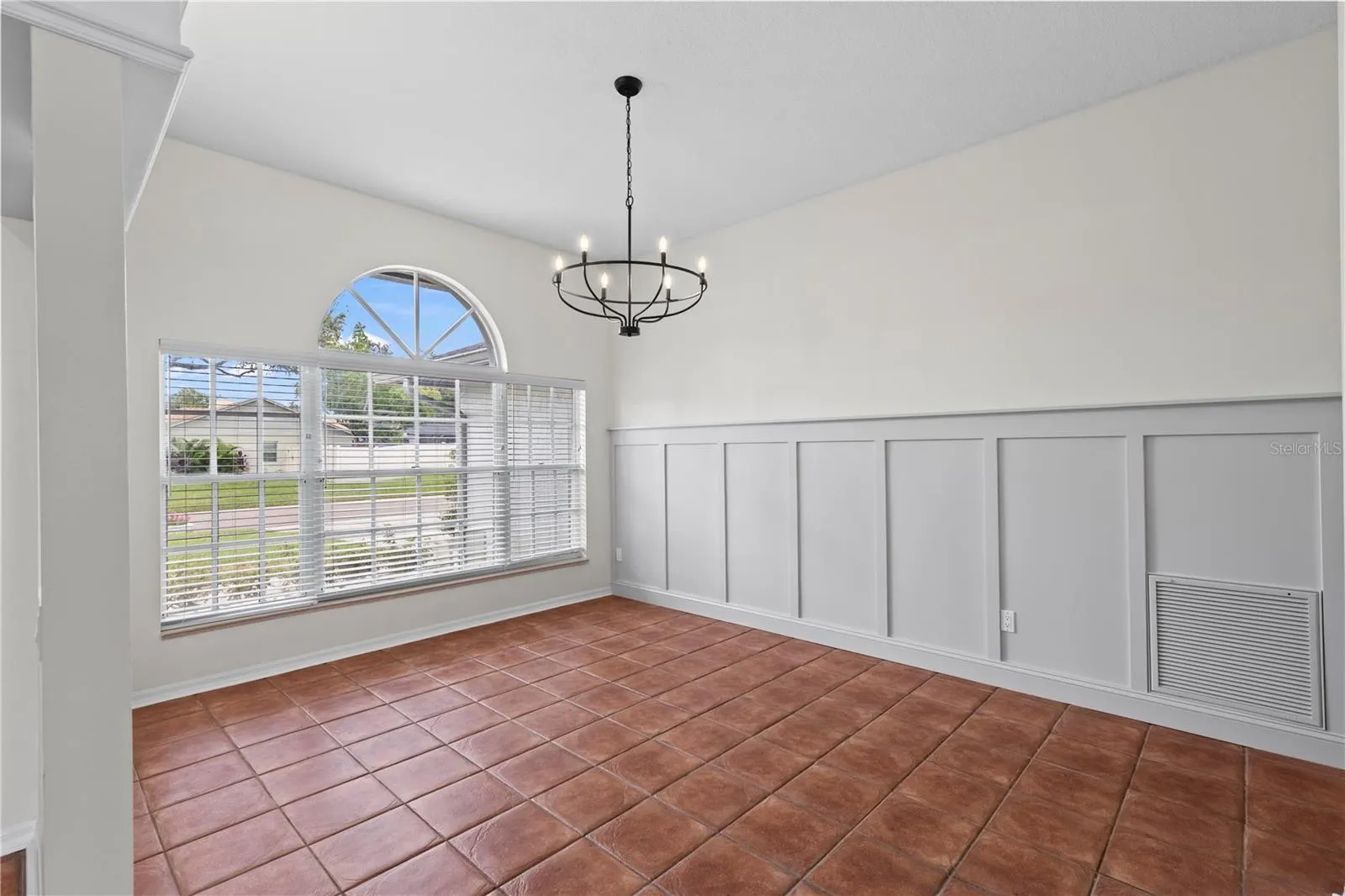 717 PINEWALK DR