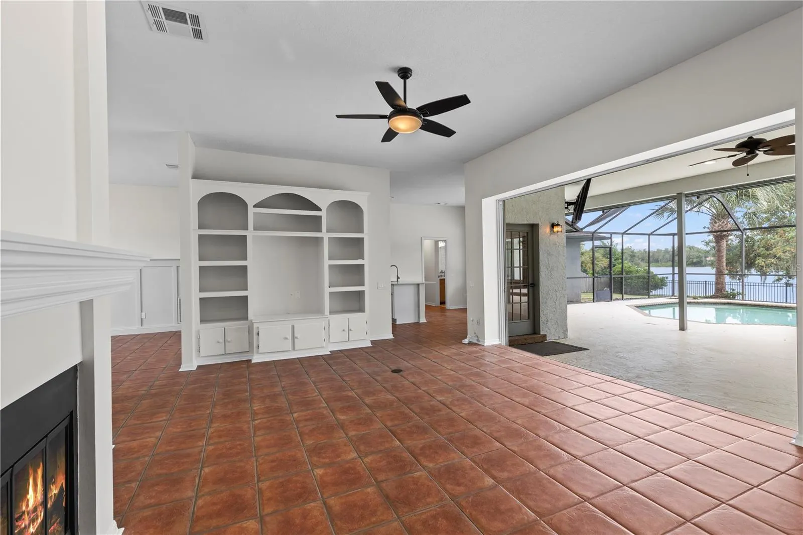 717 PINEWALK DR