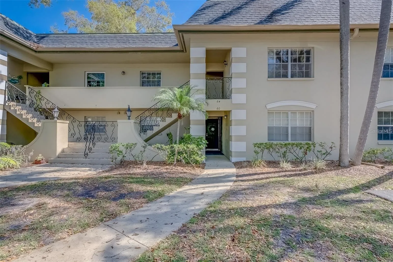 60 COUNTRY CLUB DR