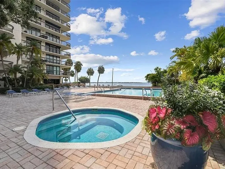 2413 BAYSHORE BLVD #1805, #1805