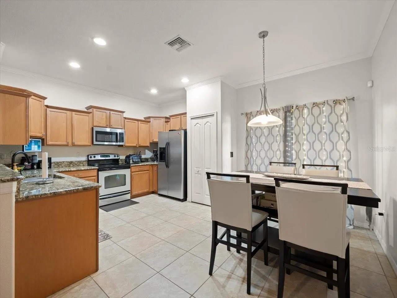 2711 ISABELLA VALLEY CT