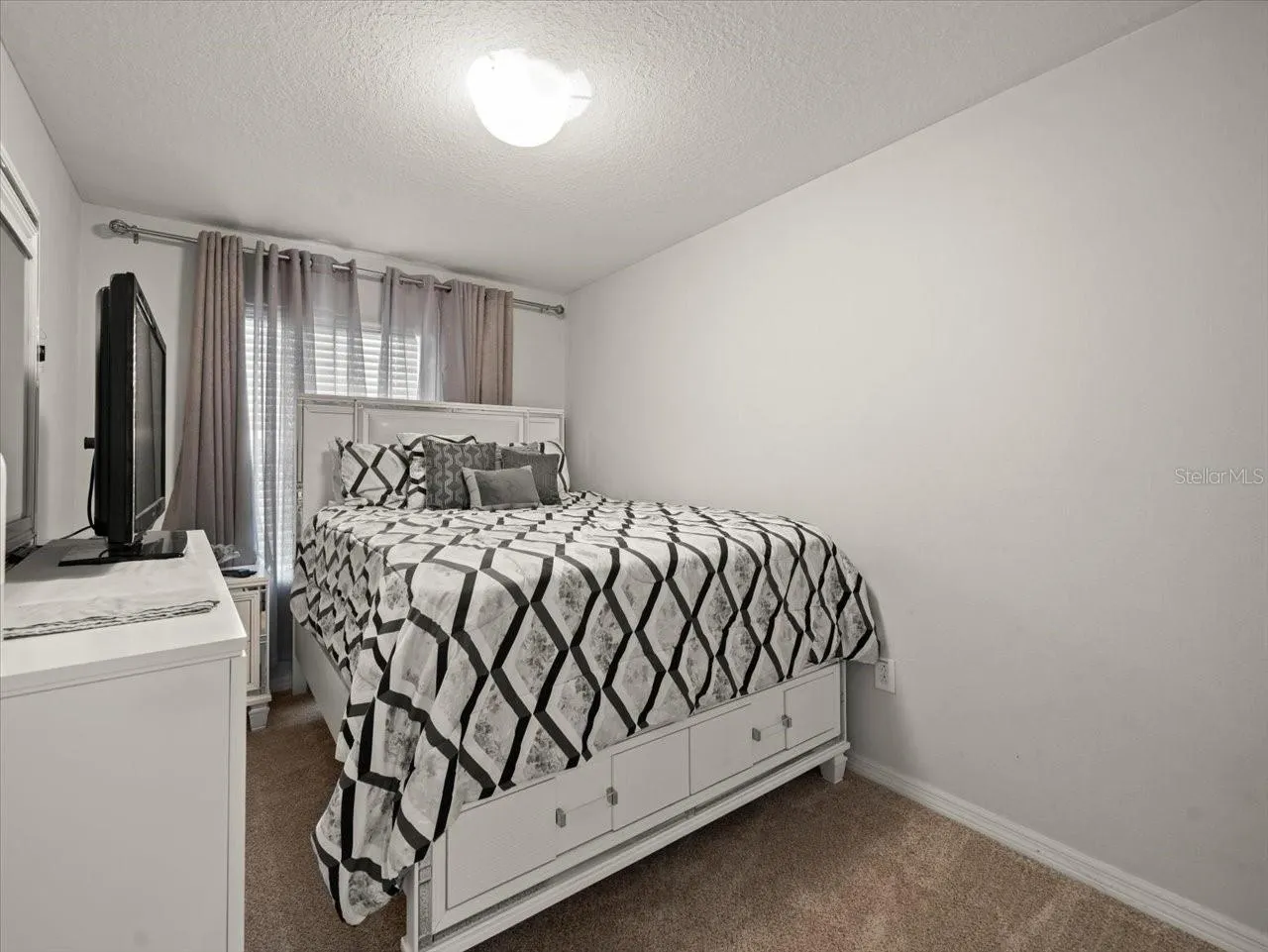 2711 ISABELLA VALLEY CT