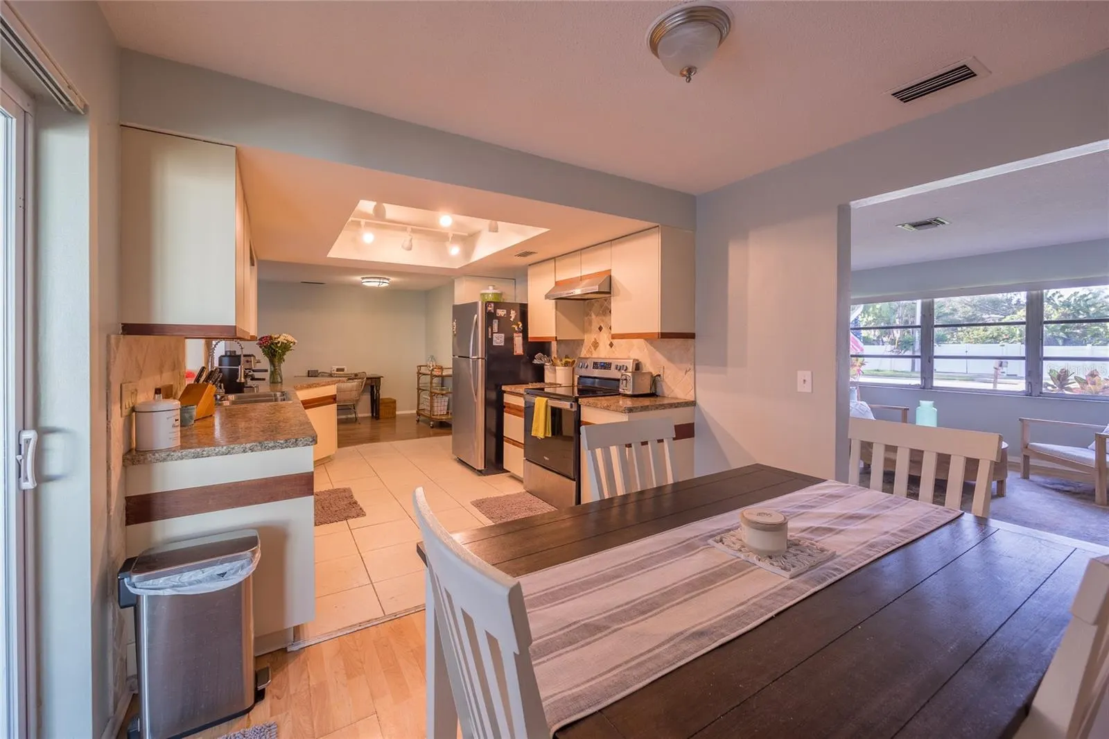 795 SAN SALVADOR DR