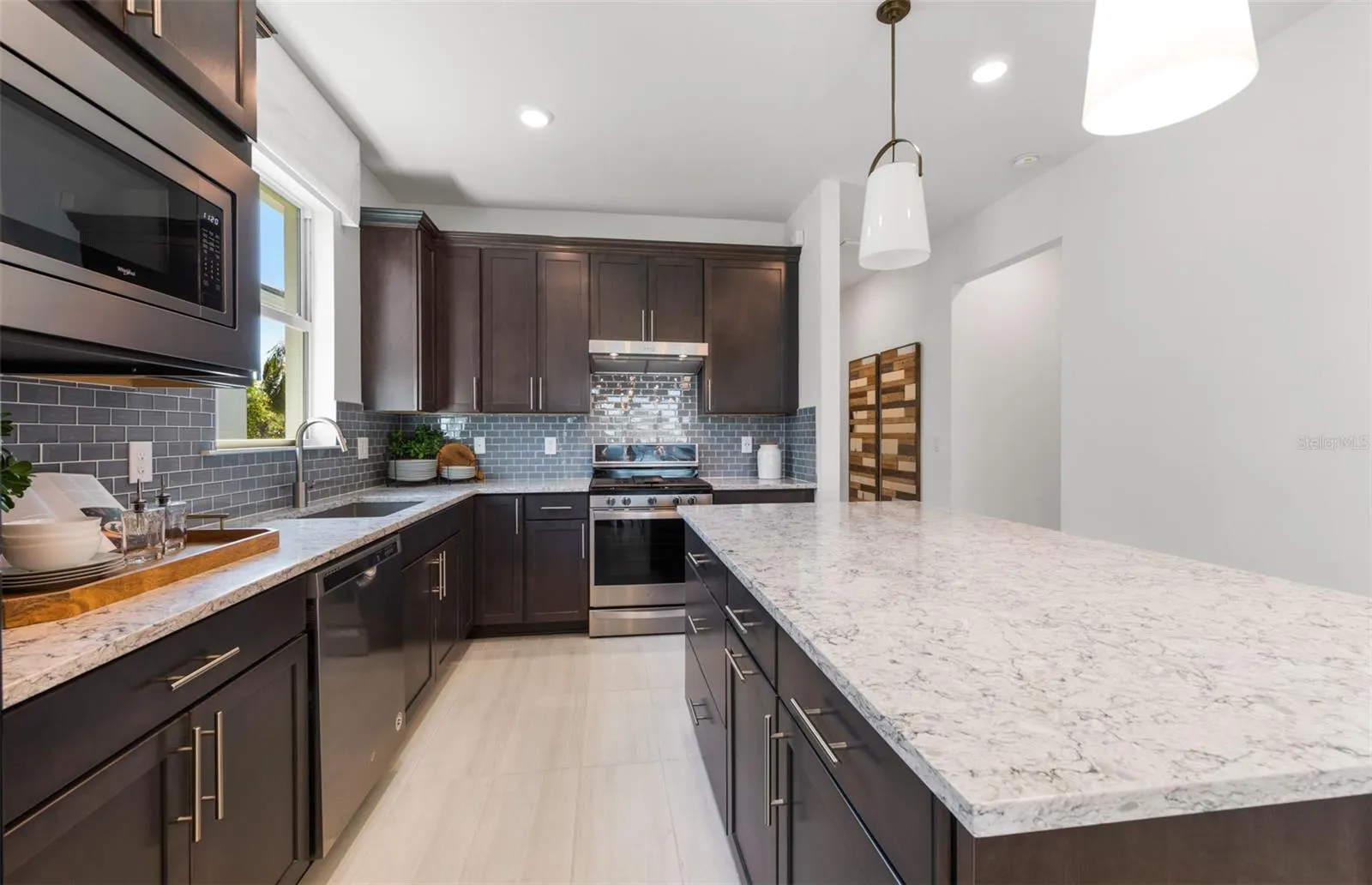 10457 SEA BREEZE RIDGE DR