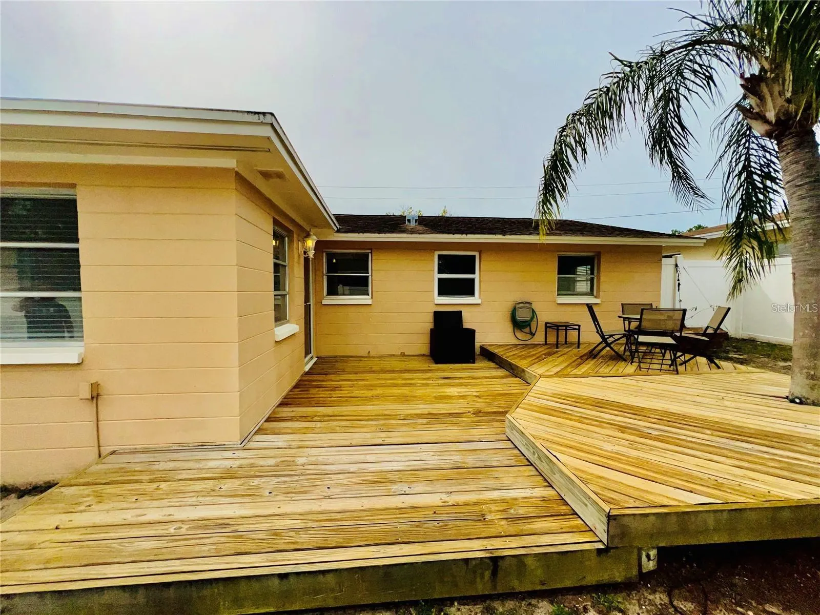 68 LAKE SHORE DR