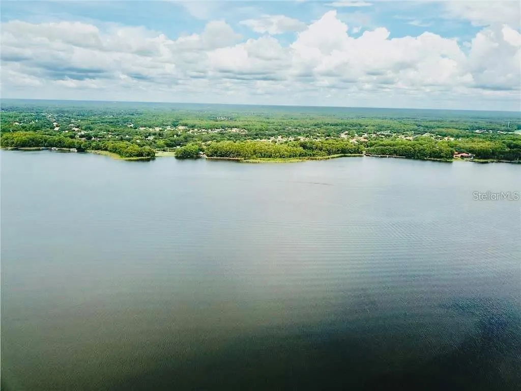 68 LAKE SHORE DR