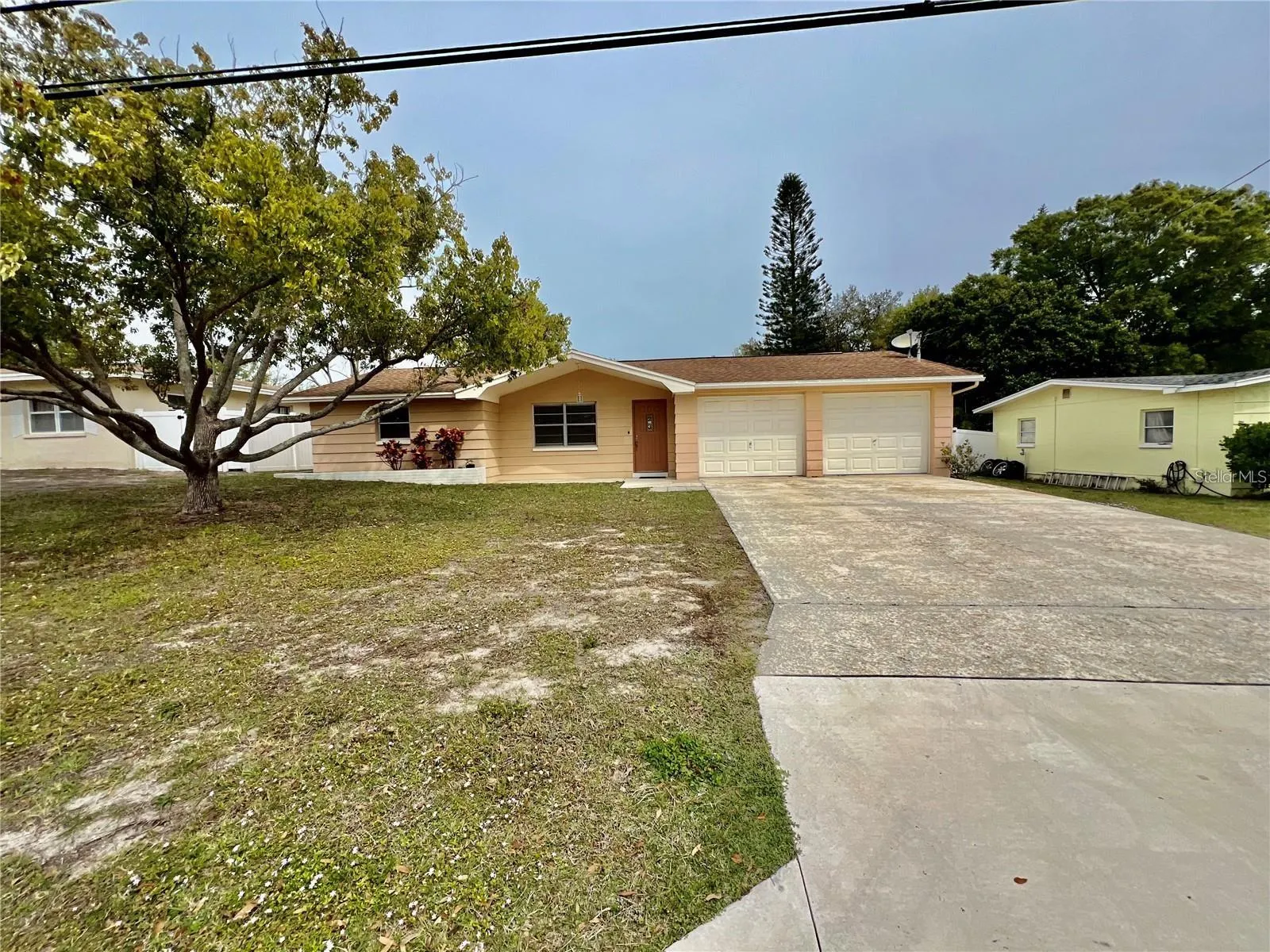 68 LAKE SHORE DR