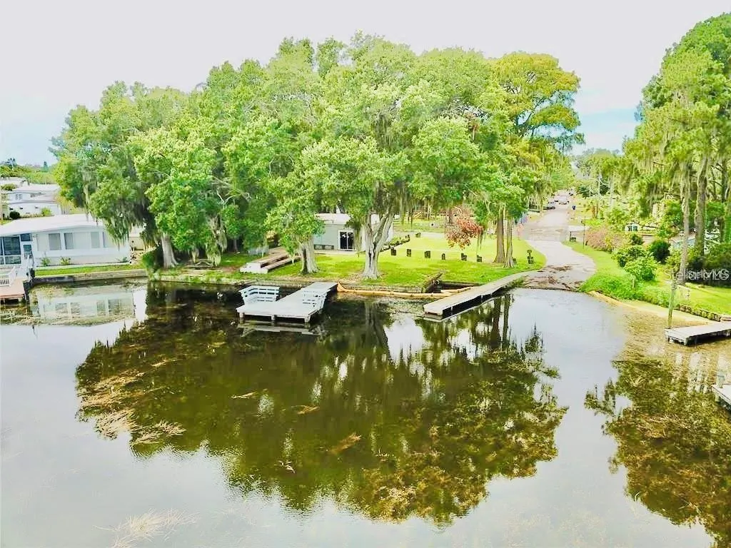 68 LAKE SHORE DR