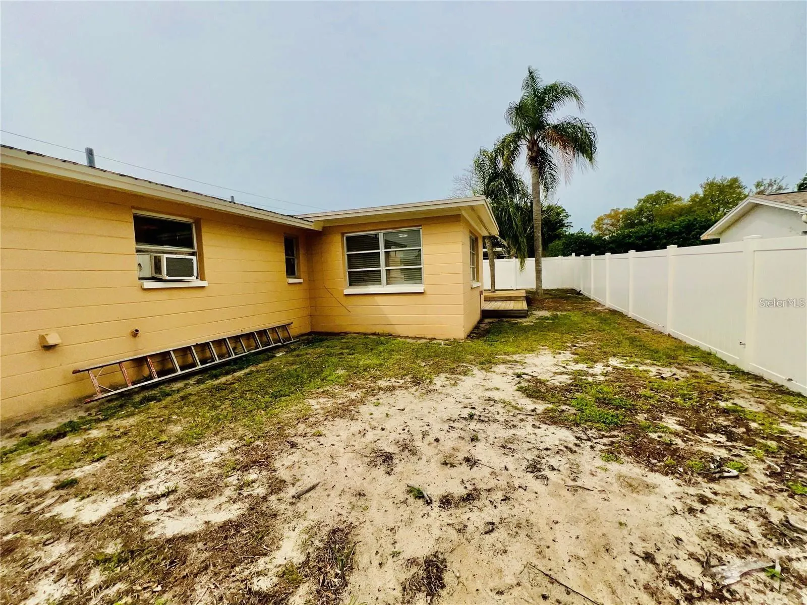 68 LAKE SHORE DR