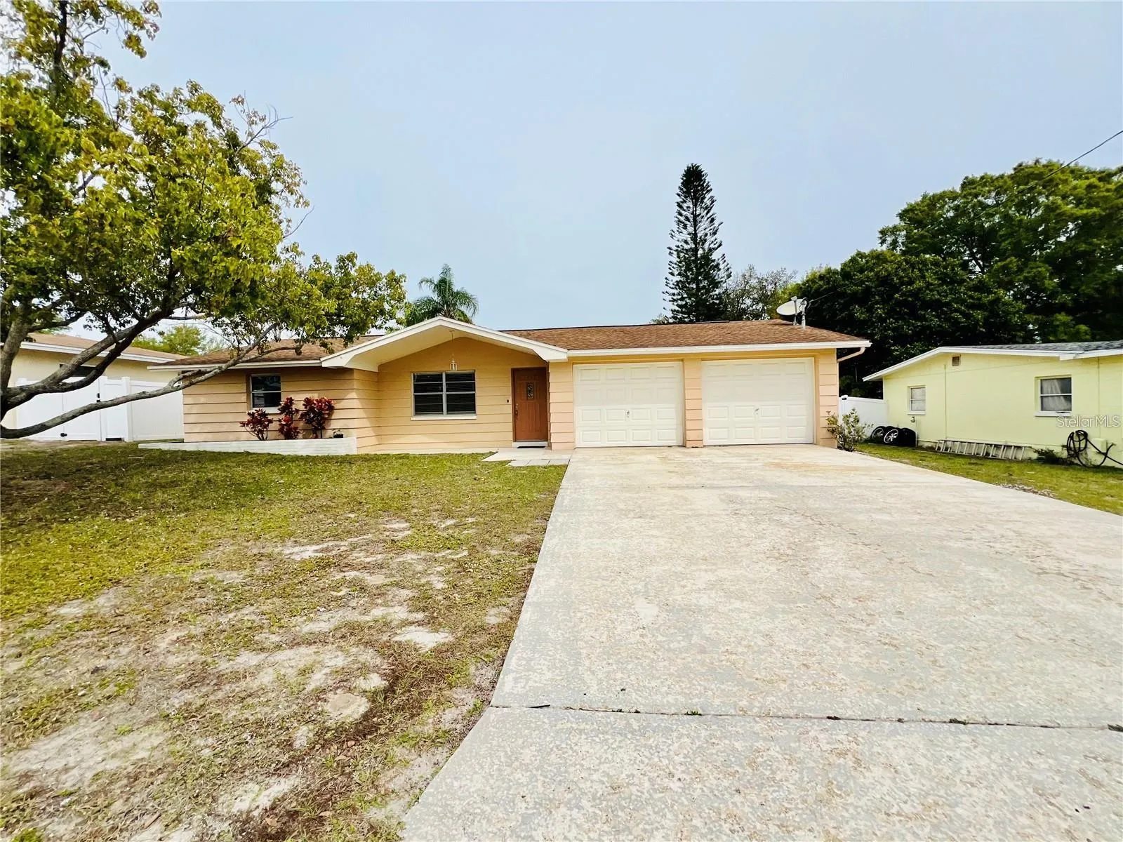 68 LAKE SHORE DR