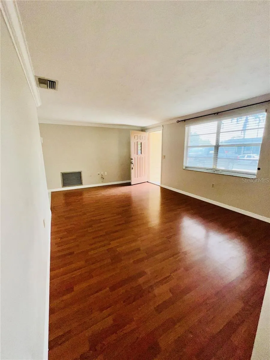 68 LAKE SHORE DR