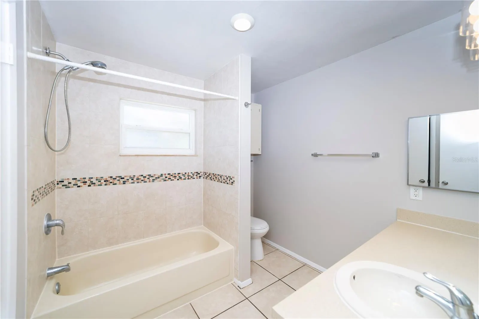 3242 LAUREL DALE DR