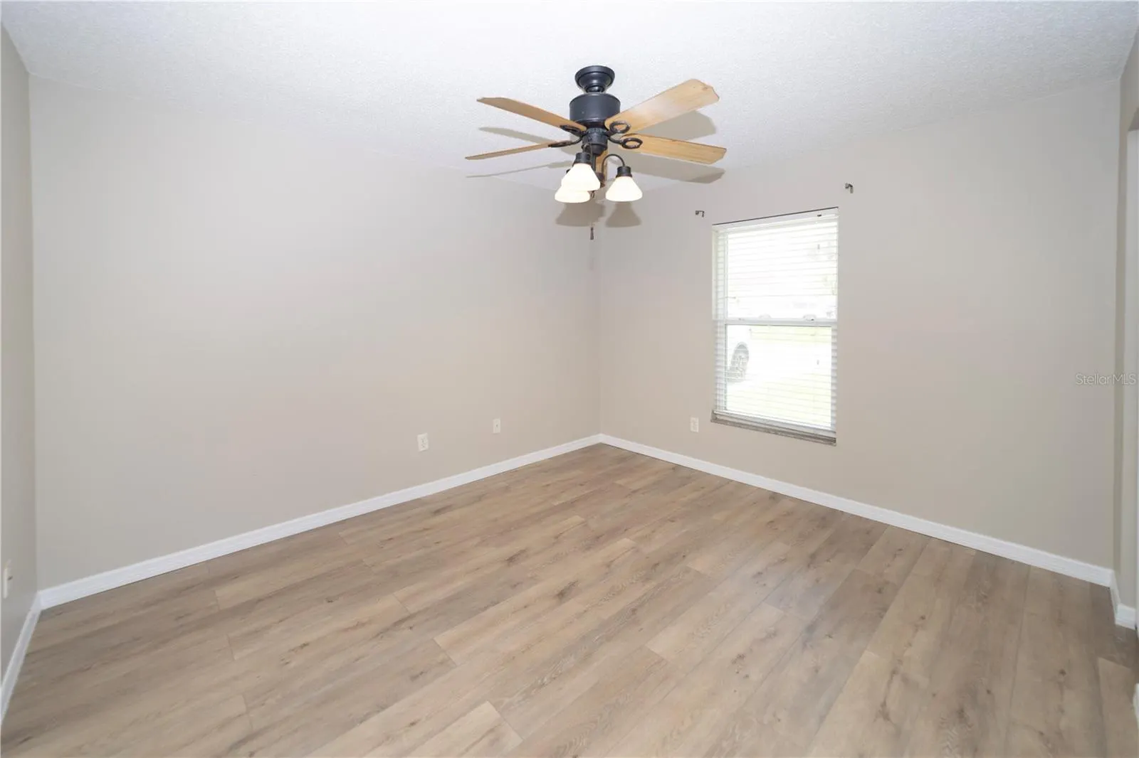 3242 LAUREL DALE DR
