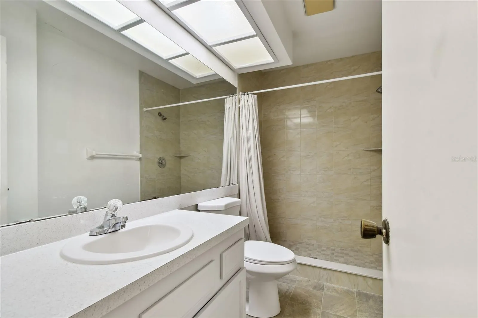 440 WOODS LANDING TRL