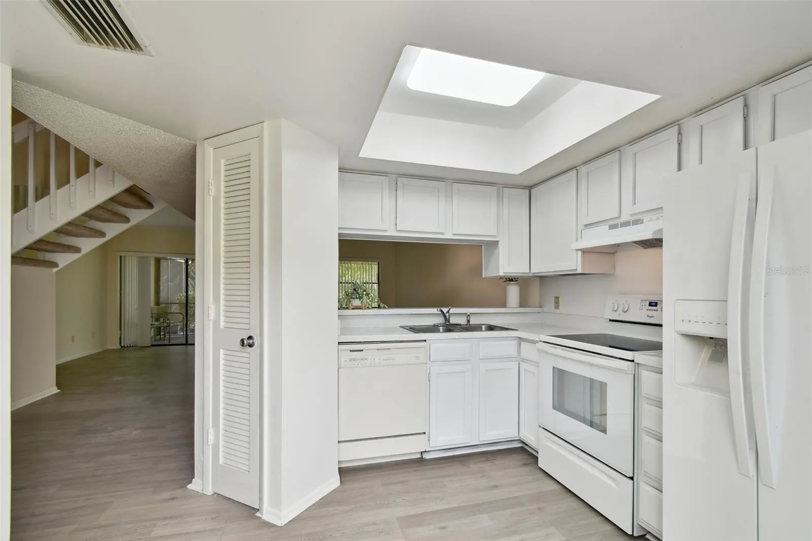 440 WOODS LANDING TRL