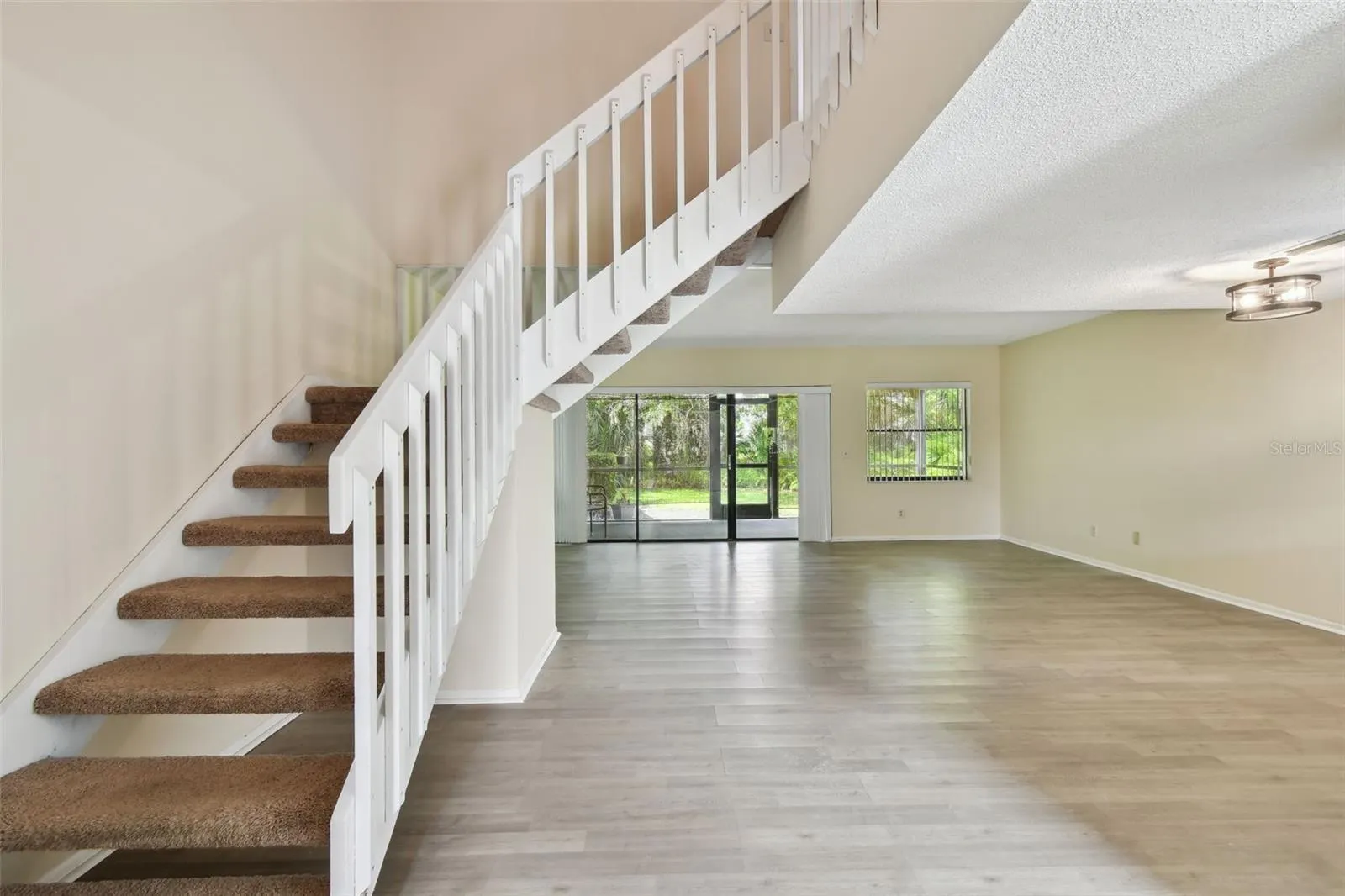 440 WOODS LANDING TRL