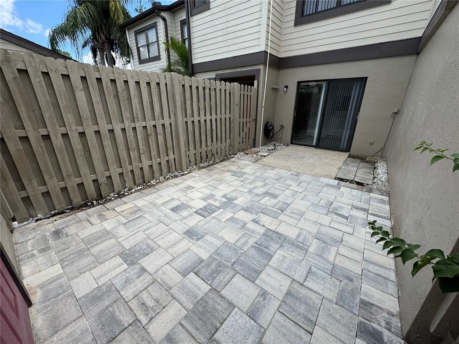 440 WOODS LANDING TRL