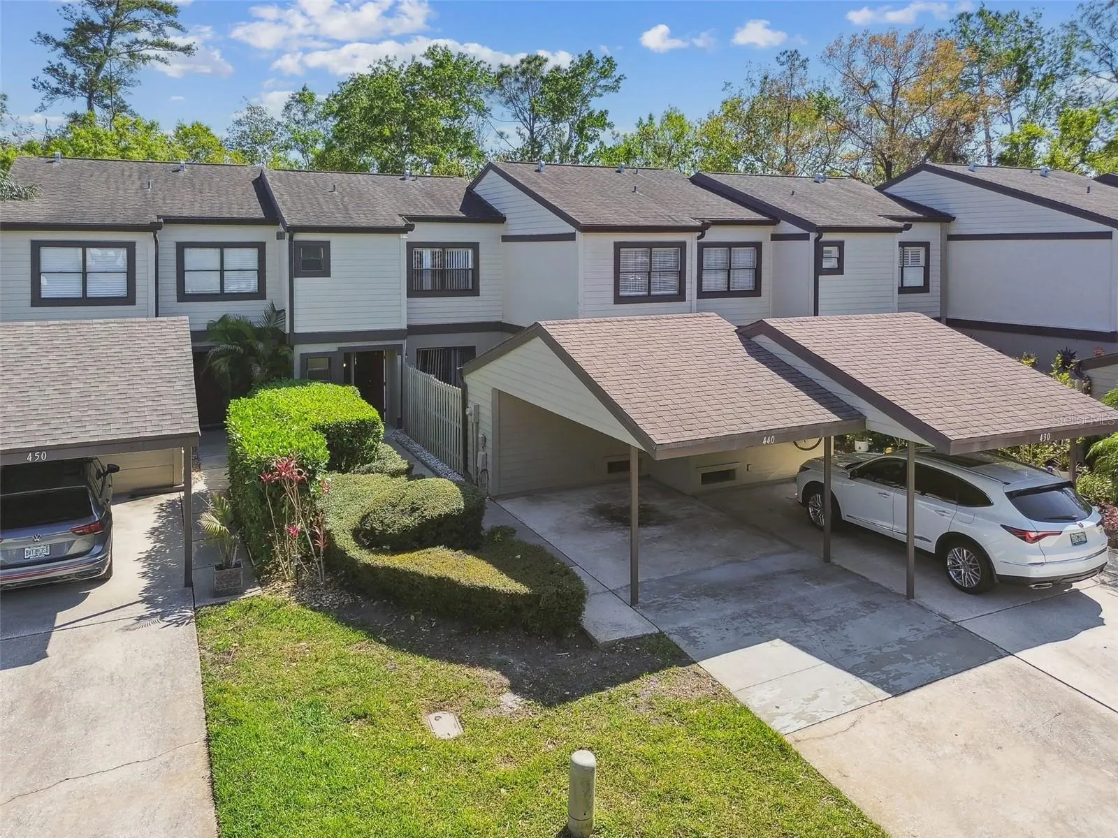 440 WOODS LANDING TRL