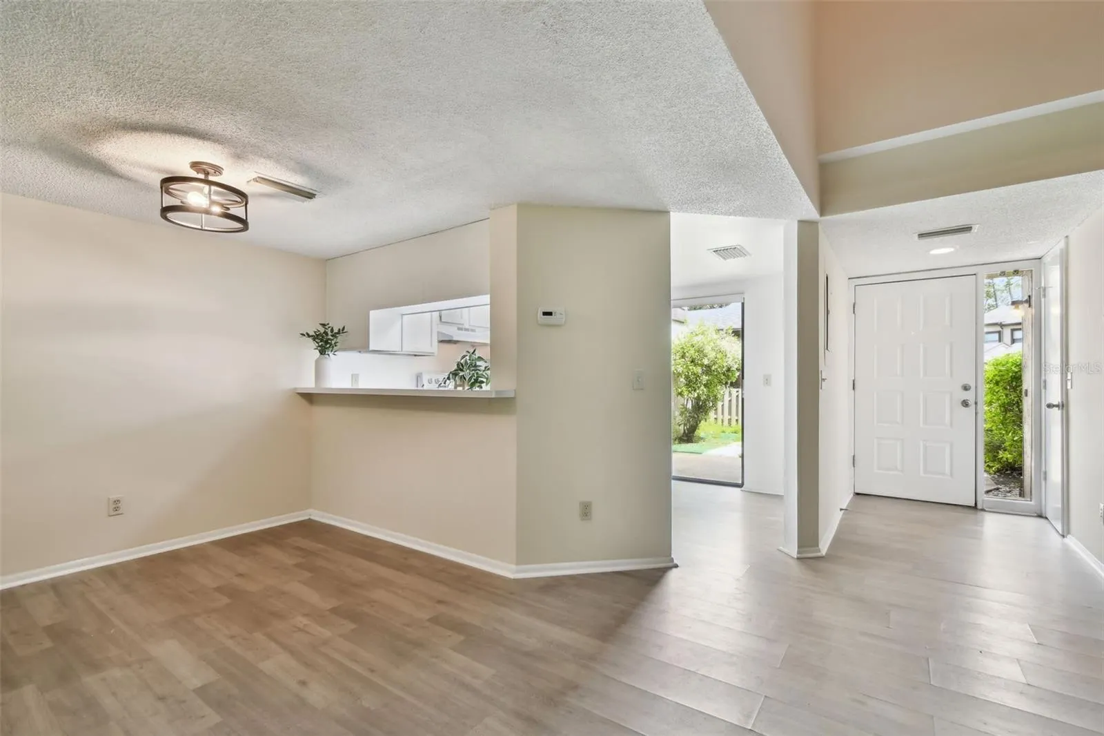 440 WOODS LANDING TRL