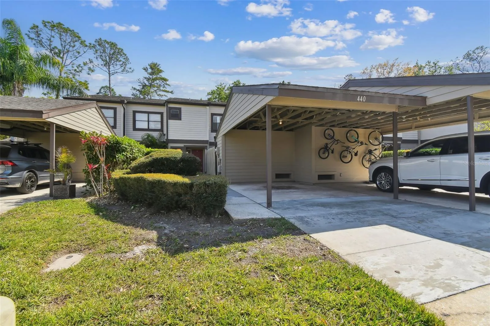440 WOODS LANDING TRL