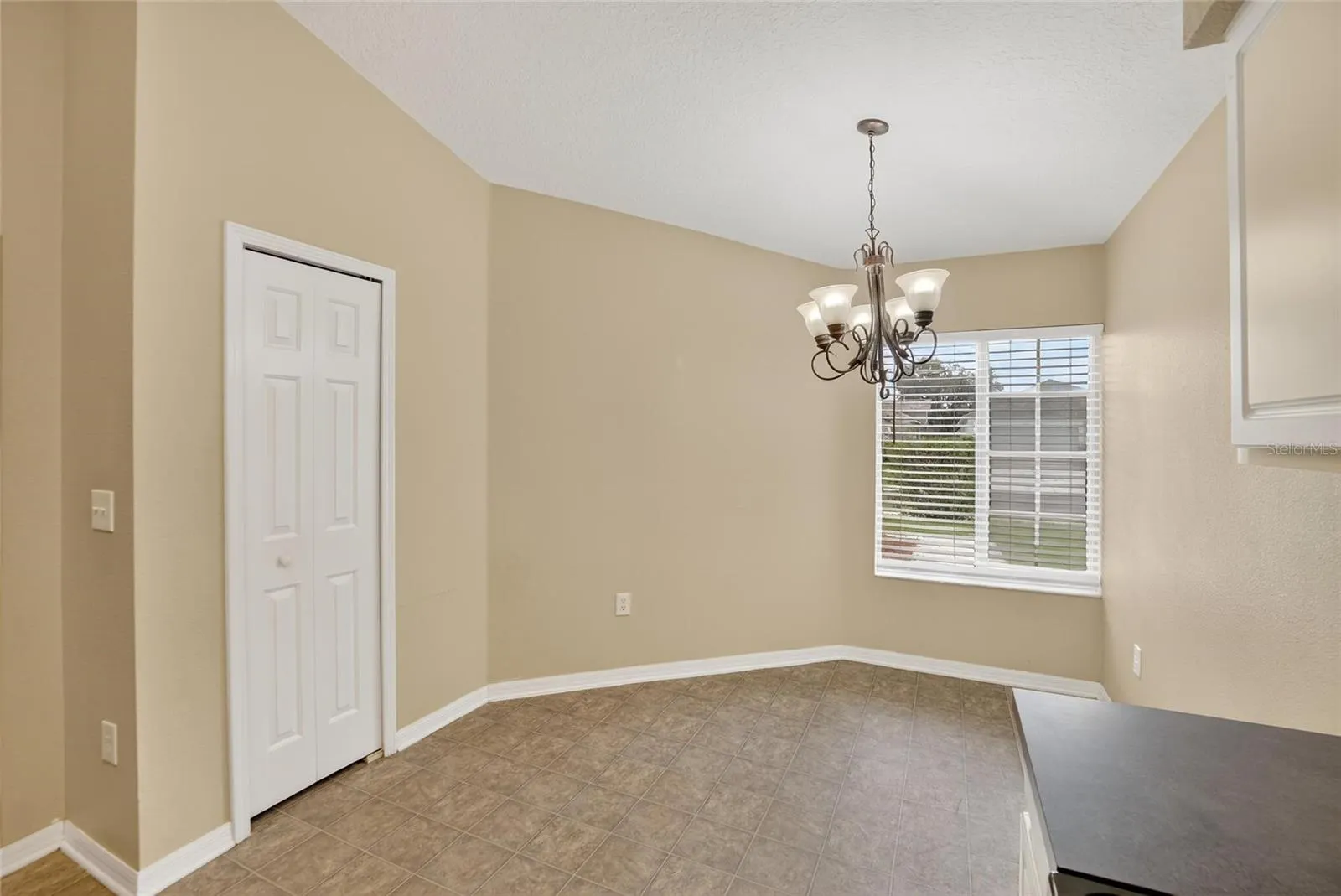 4404 COUNTRY HILLS BLVD