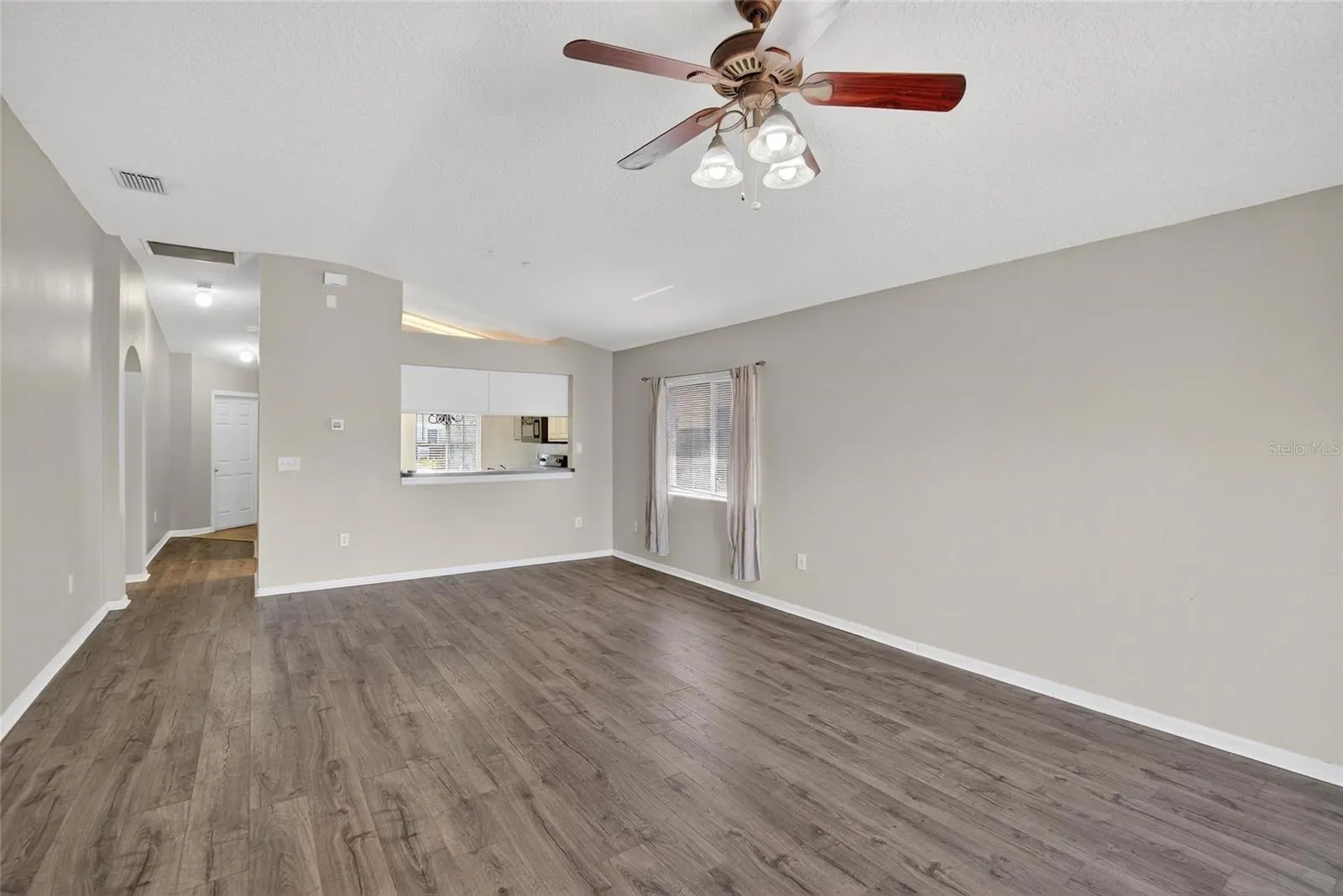 4404 COUNTRY HILLS BLVD