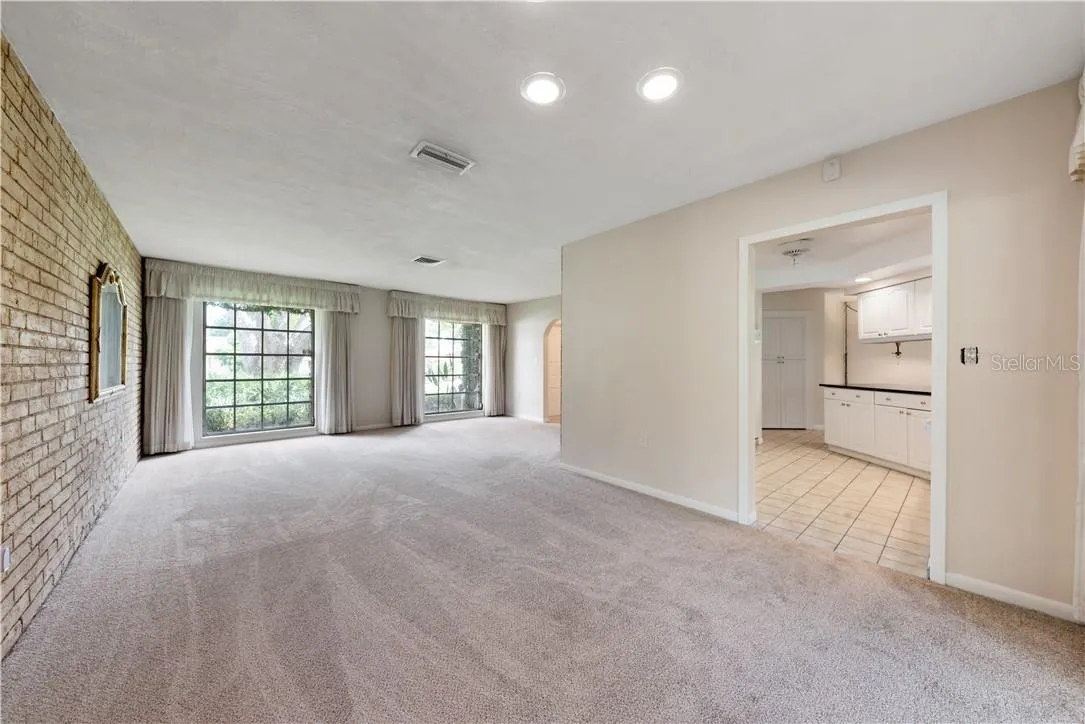 14041 82 AVE N