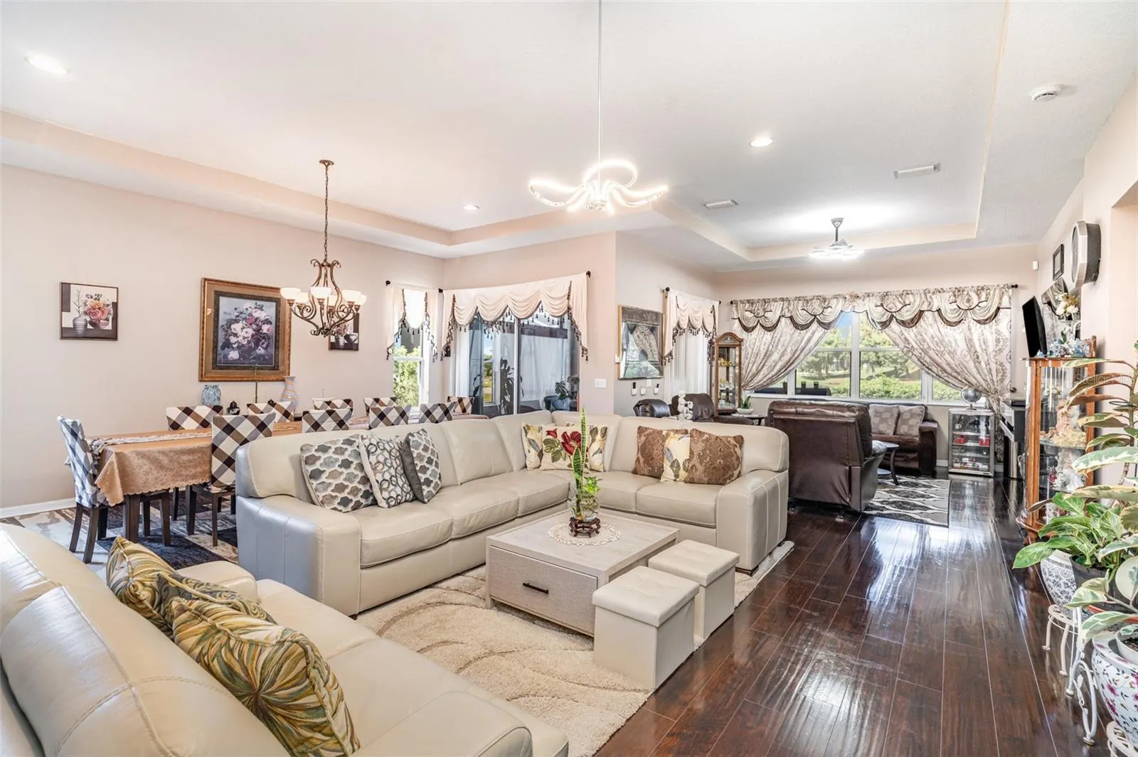 909 REGAL MANOR WAY