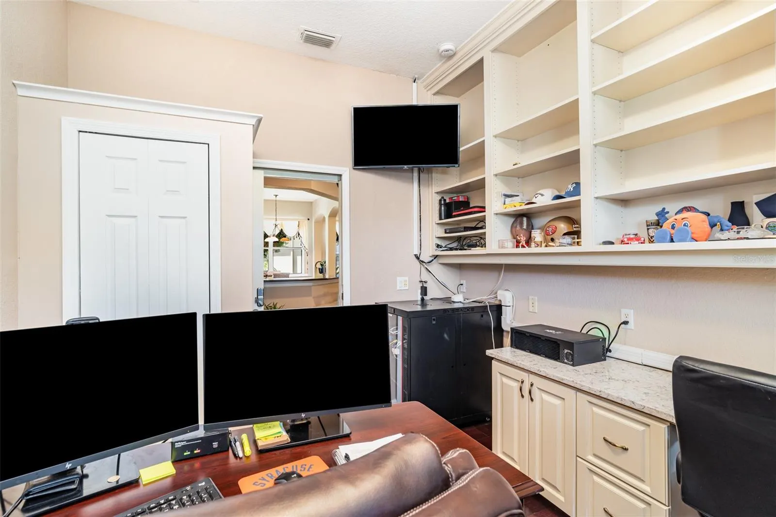 909 REGAL MANOR WAY