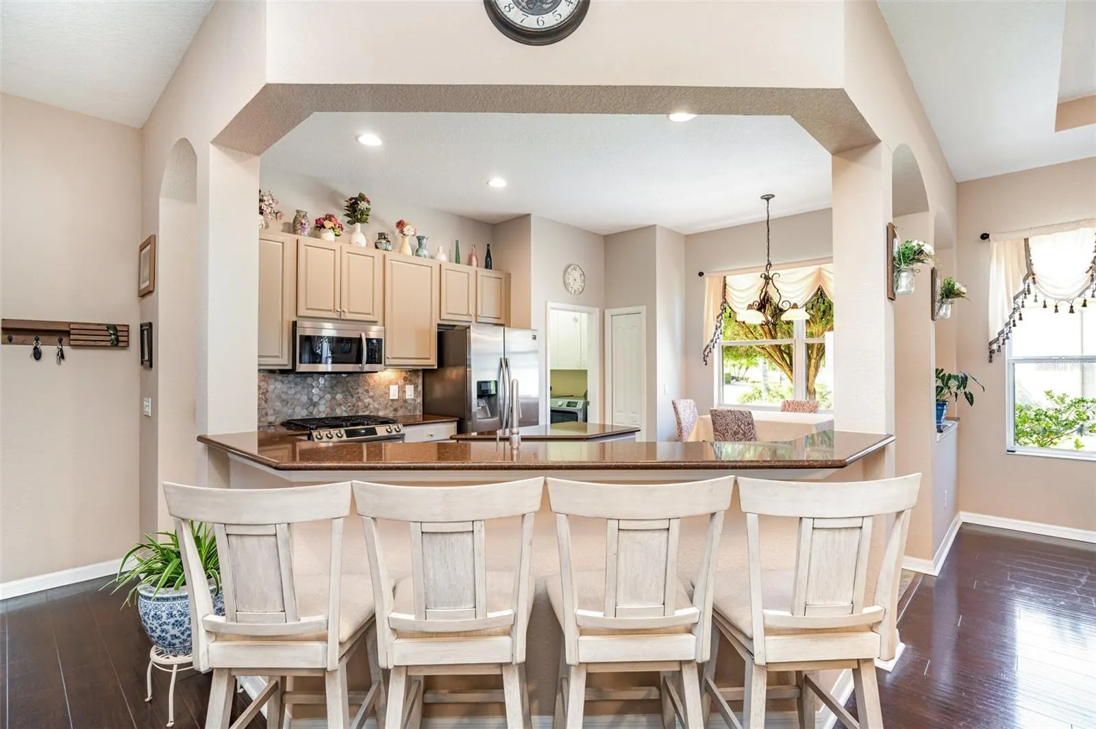 909 REGAL MANOR WAY