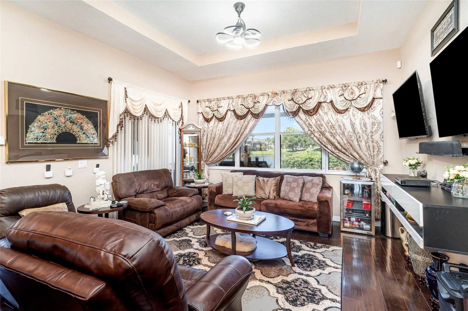 909 REGAL MANOR WAY