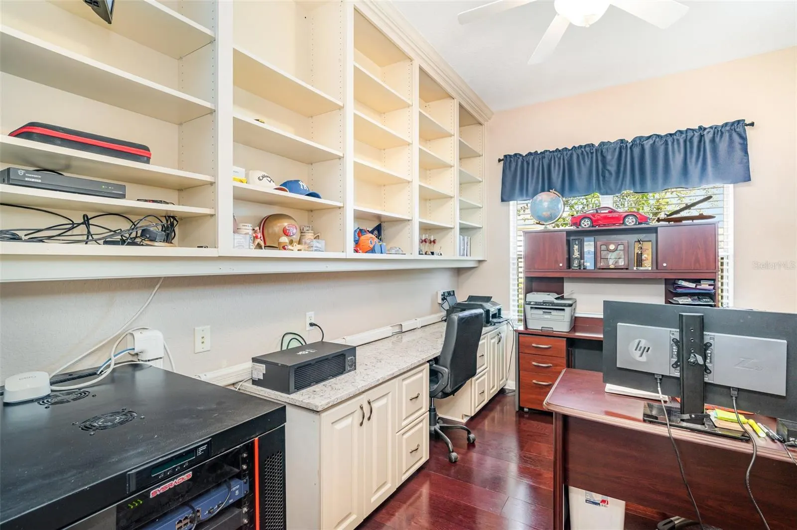 909 REGAL MANOR WAY
