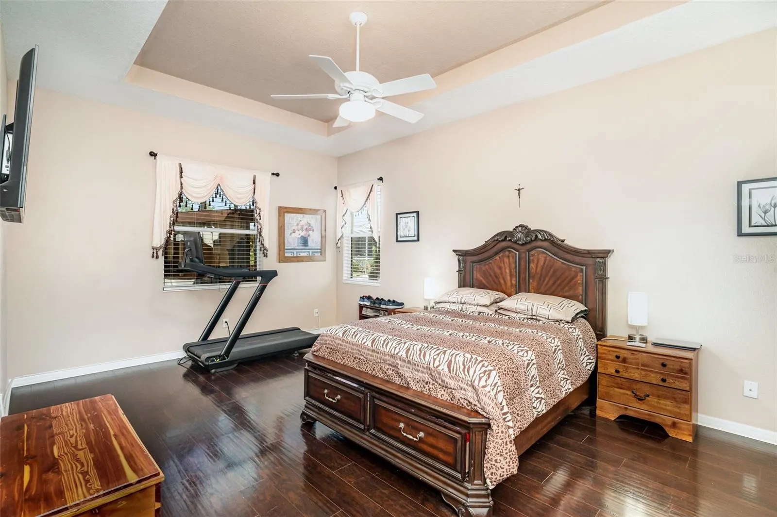909 REGAL MANOR WAY