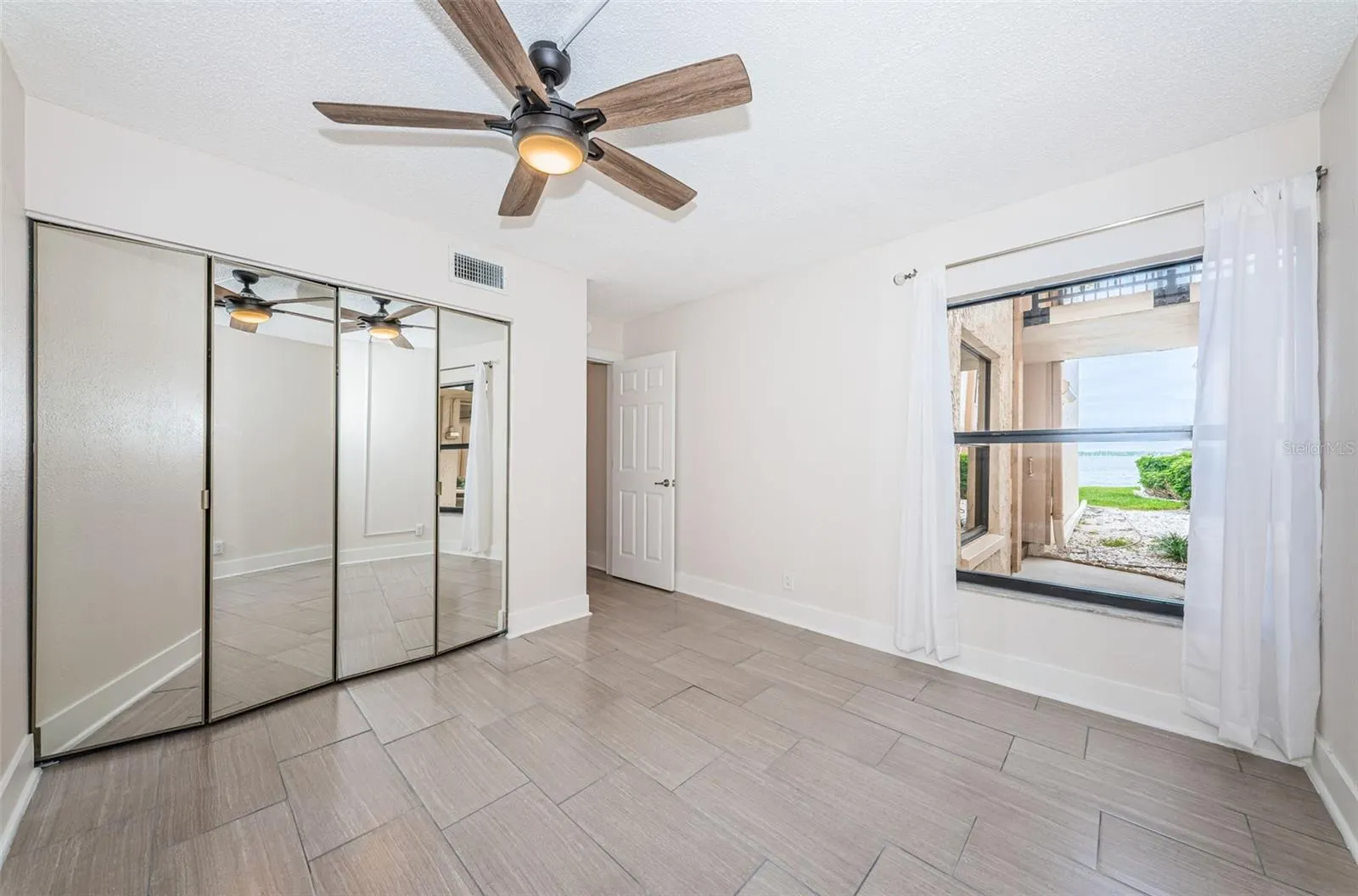 6145 SUN BLVD #107, #107
