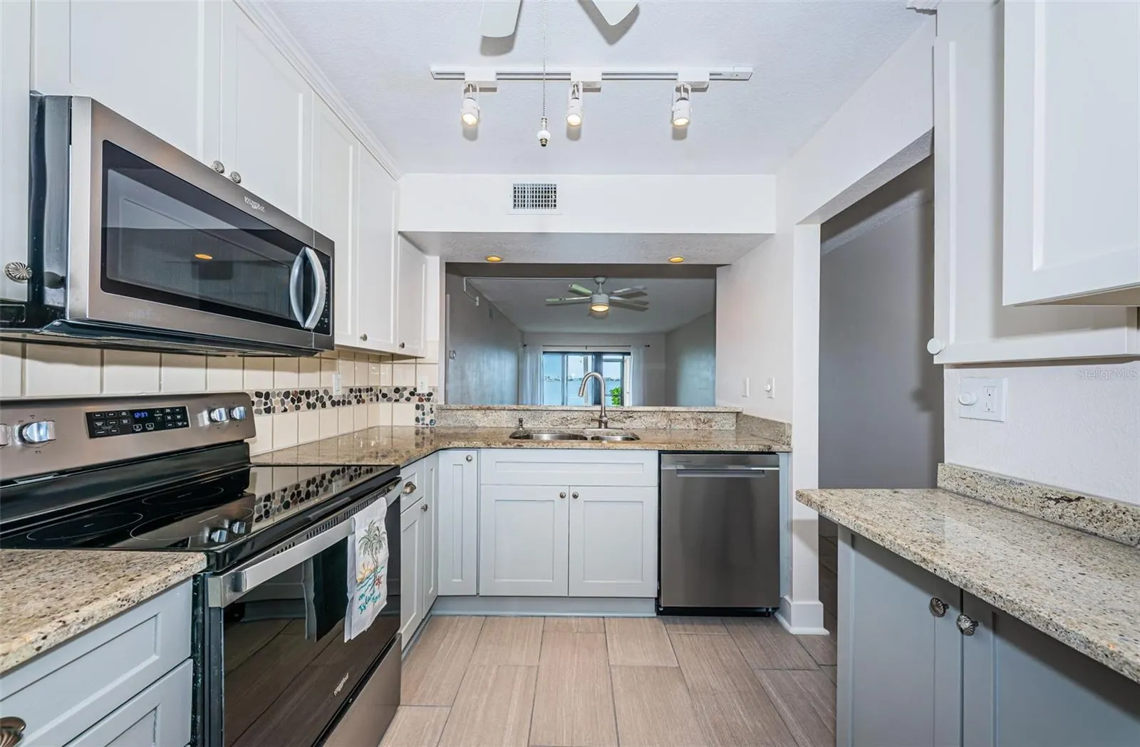 6145 SUN BLVD #107, #107