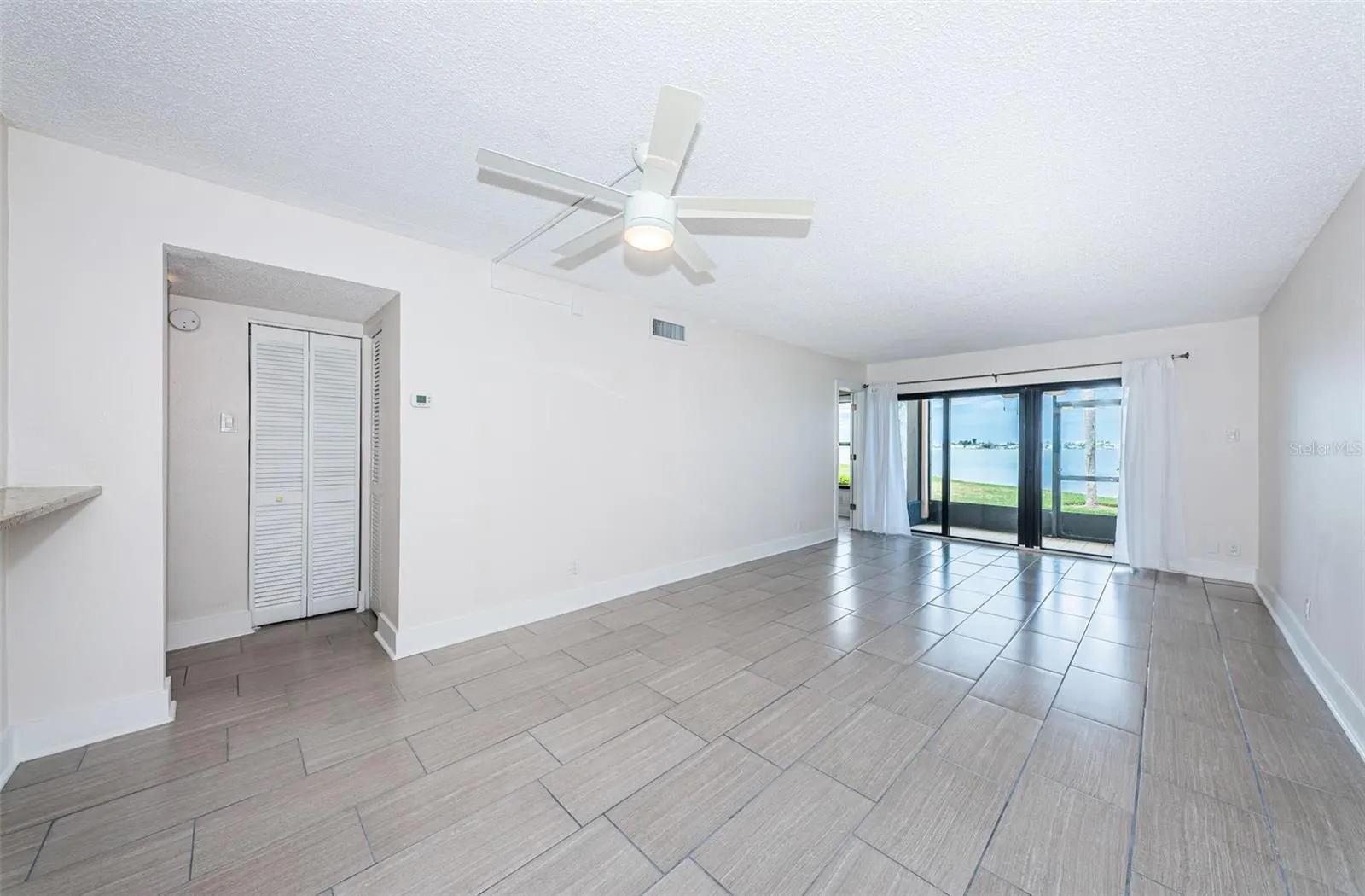 6145 SUN BLVD #107, #107