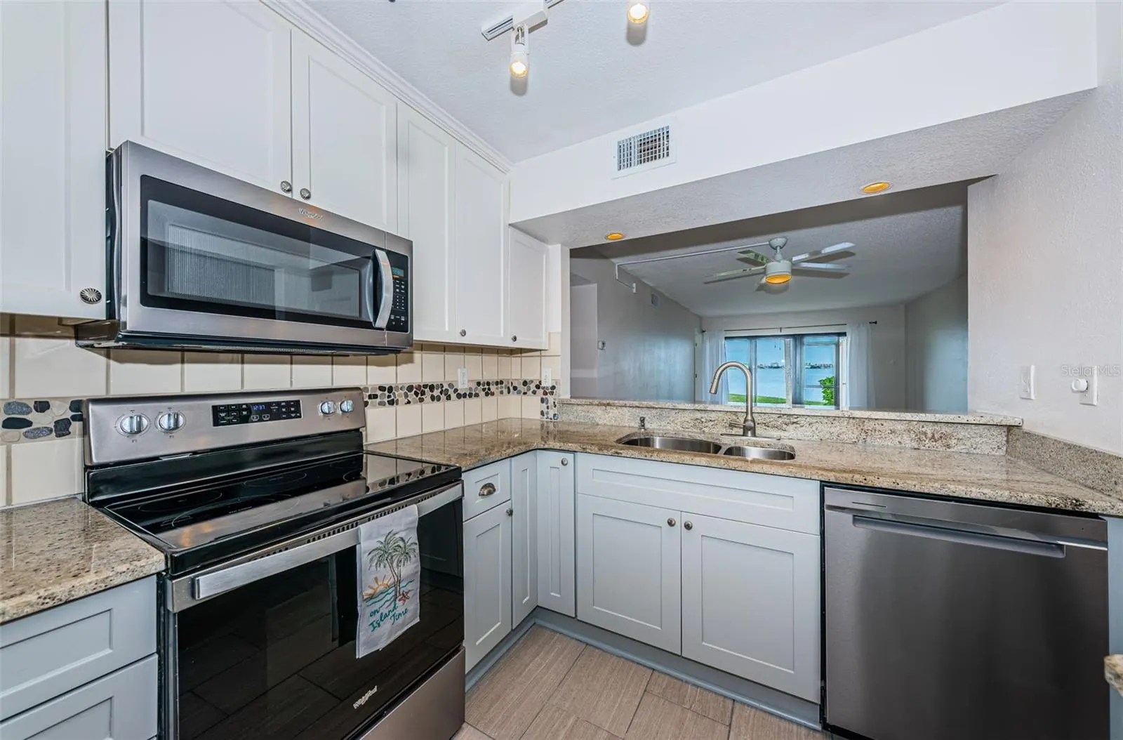 6145 SUN BLVD #107, #107