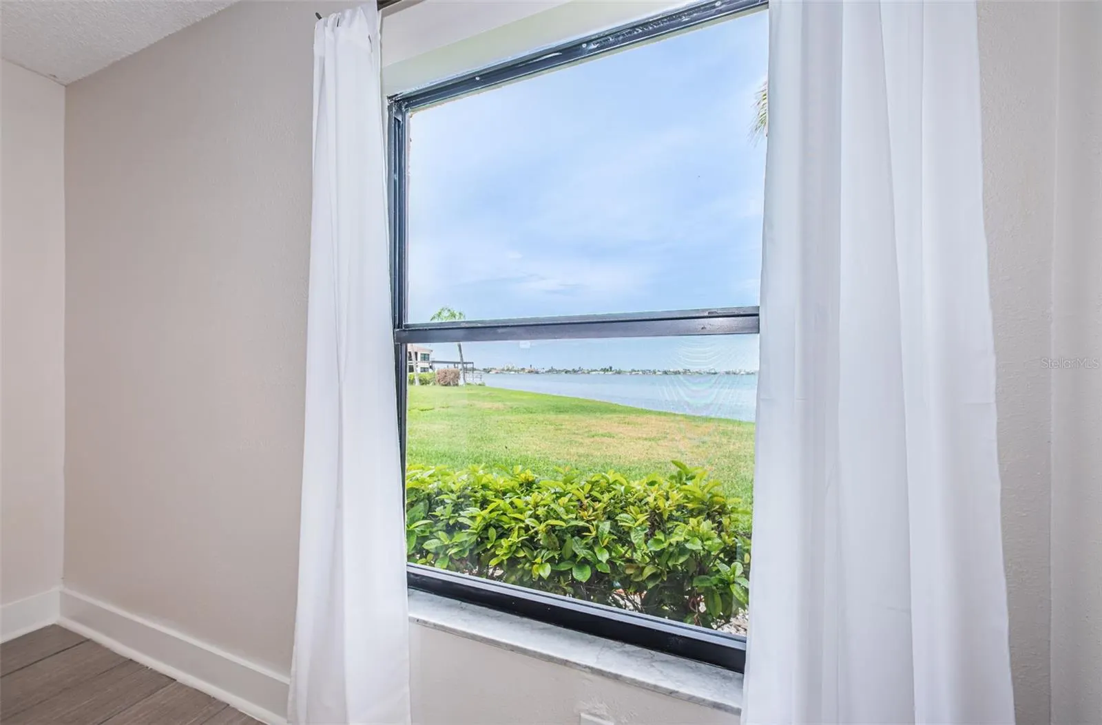 6145 SUN BLVD #107, #107
