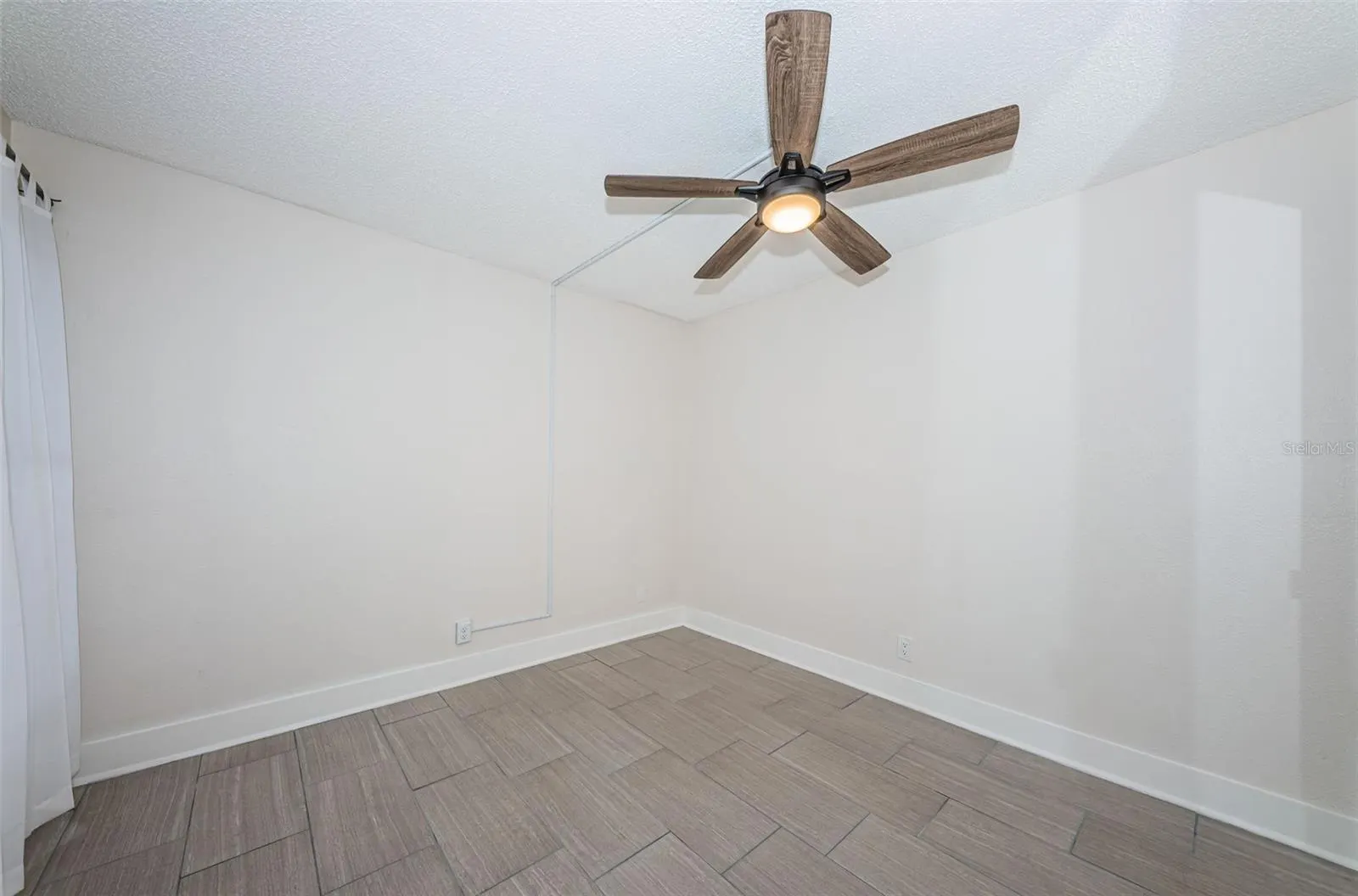 6145 SUN BLVD #107, #107