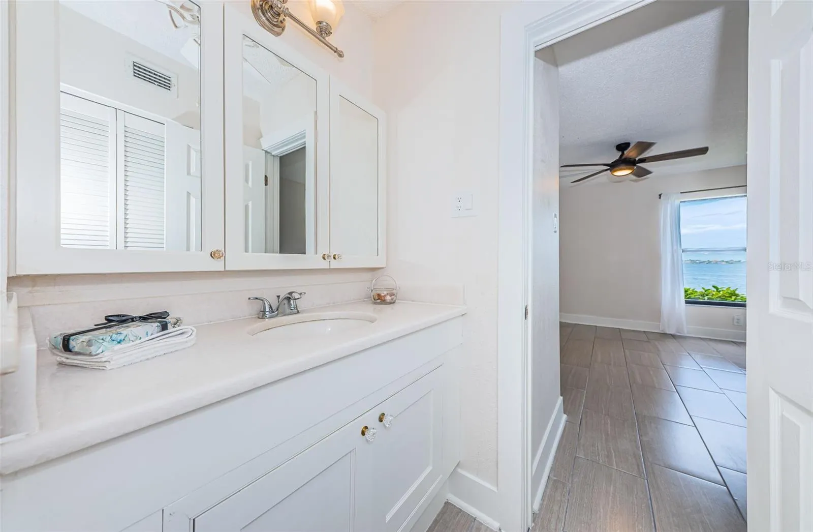 6145 SUN BLVD #107, #107