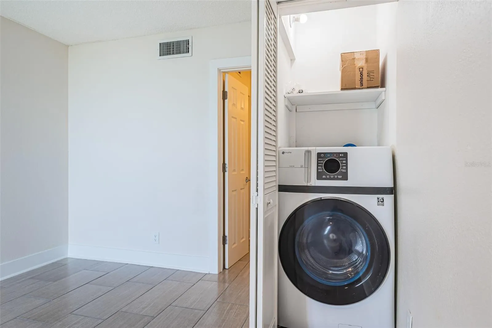 6145 SUN BLVD #107, #107