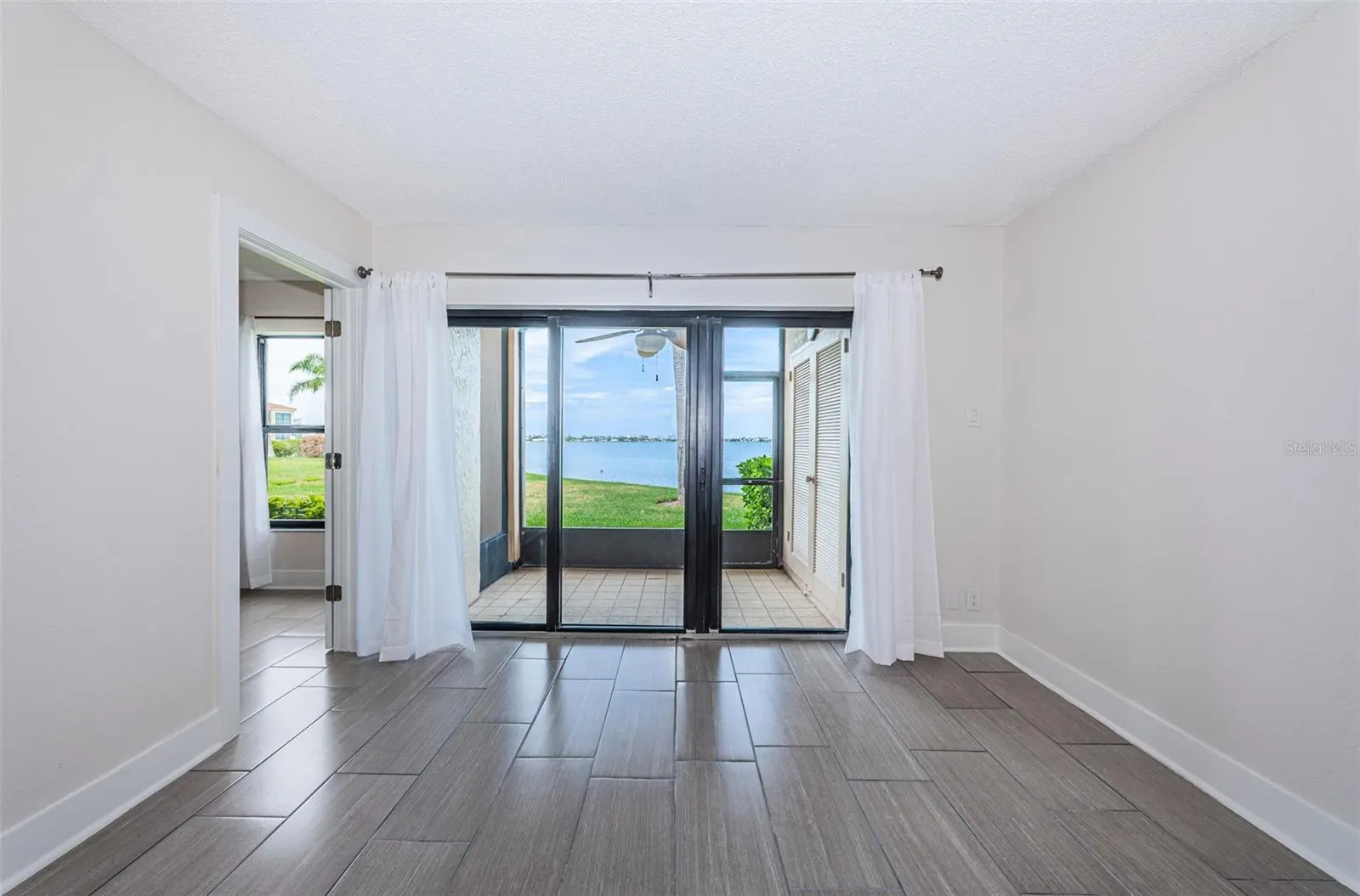 6145 SUN BLVD #107, #107