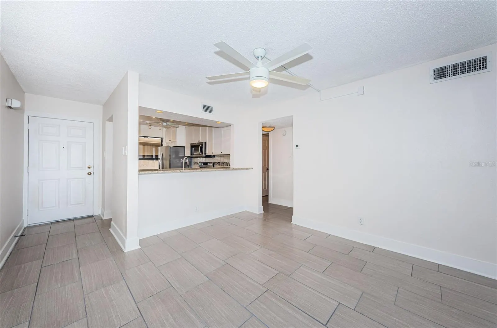 6145 SUN BLVD #107, #107