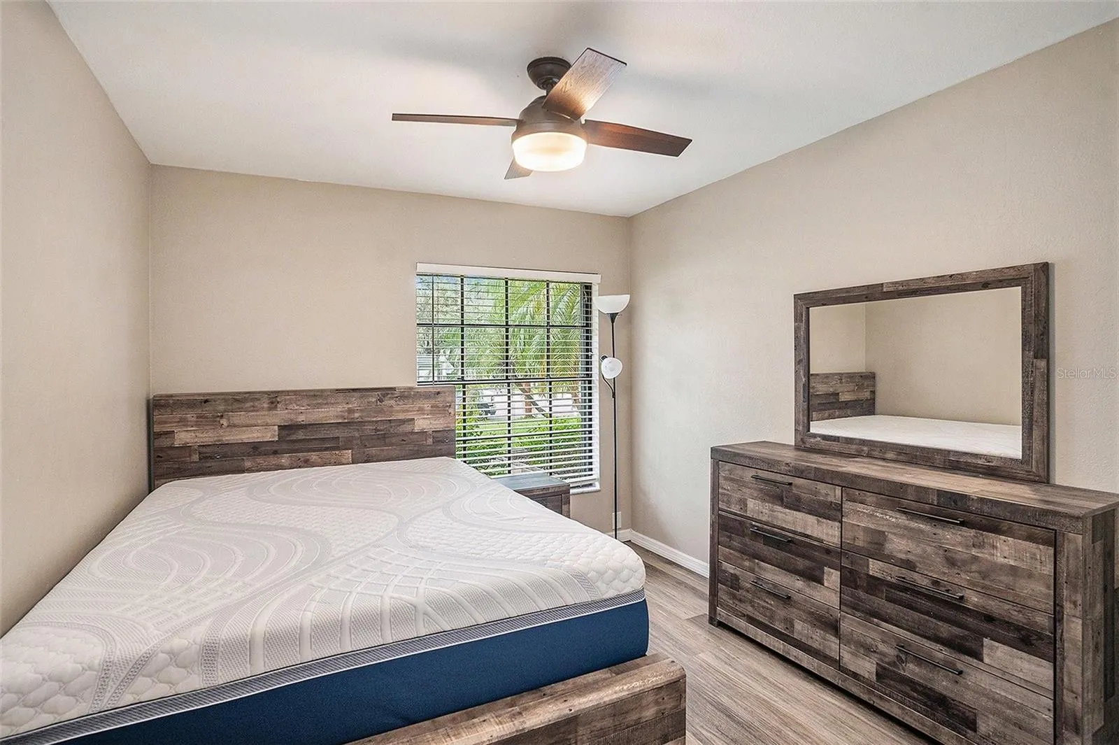 113 BLOOMINGFIELD DR