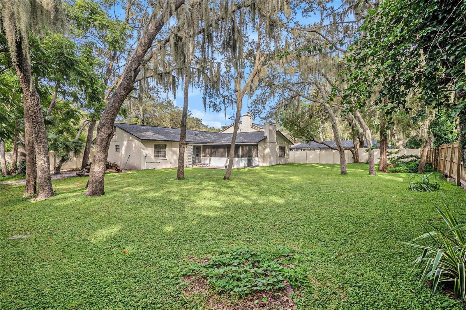 113 BLOOMINGFIELD DR