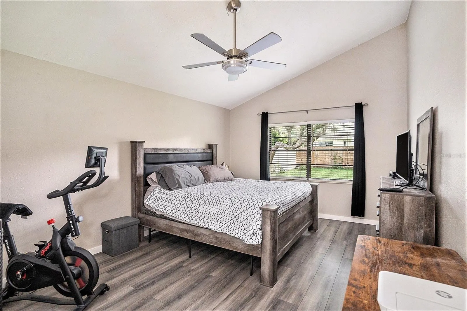 113 BLOOMINGFIELD DR