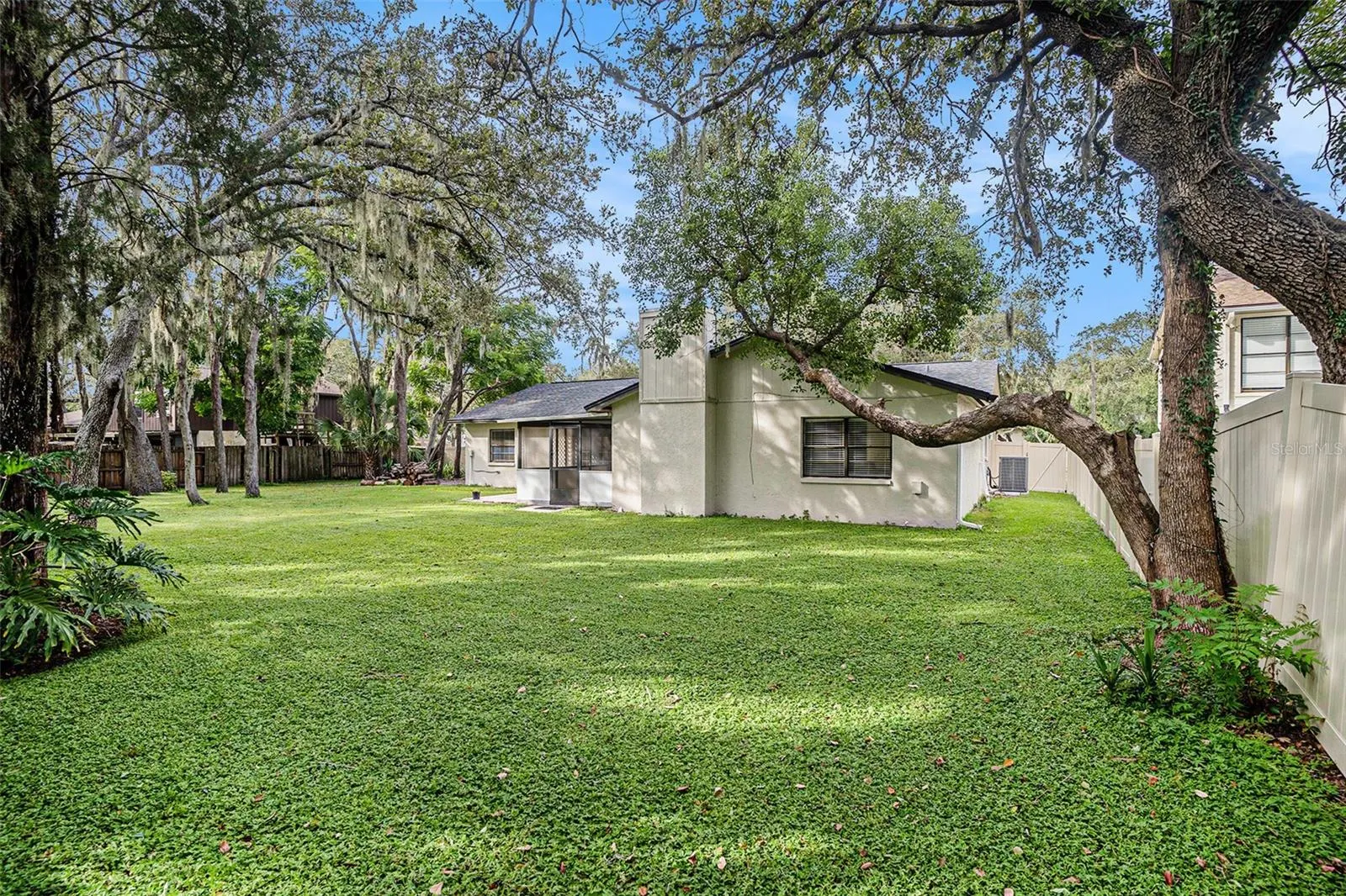 113 BLOOMINGFIELD DR