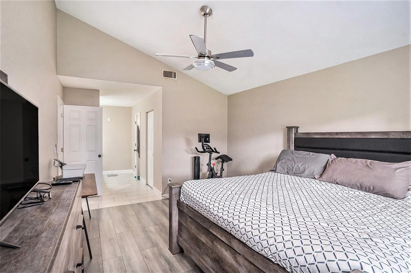 113 BLOOMINGFIELD DR